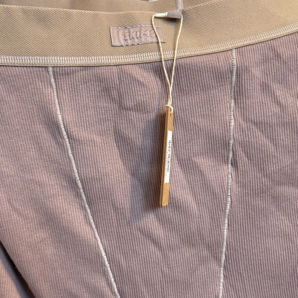 SKIMS COTTON RIB THERMAL LEGGINGS IN UMBER NWT Size 4X - Picture 3 of 6